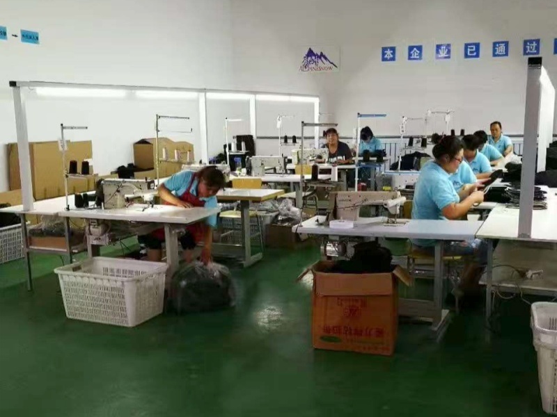 Hebei Zhaoyang Medical Instrument Co., Ltd. Produktionslinie des Herstellers